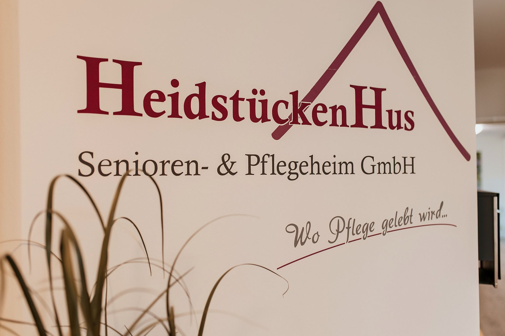 Eingang des HeidstückenHus – Wo Pflege gelebt wird